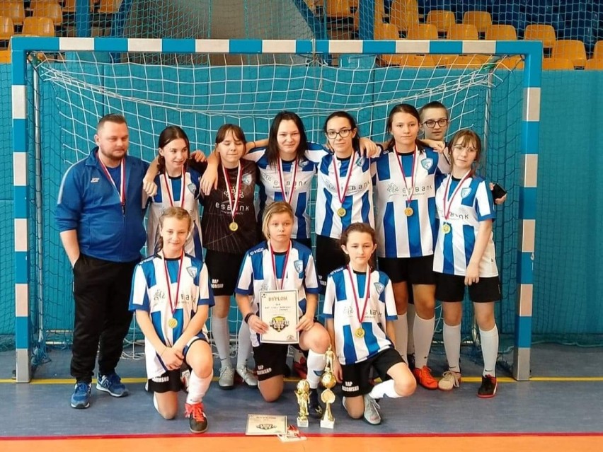 Drużyna RAP Girls Radomsko pierwszy raz wygrała turniej piłkarski dla dziewcząt