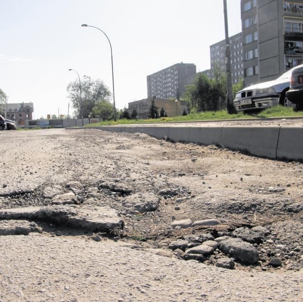 Dzięki głosowaniu znikną dziury na ul. Westerplatte. Trwa jednak dyskusja,  czy takie inwestycje powinny wchodzić w zakres budżetu obywatelskiego