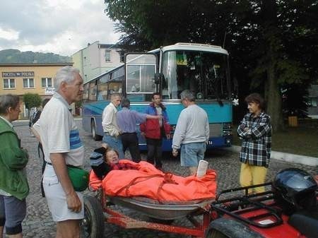 Poszkodowana w wypadku została zwieziona terenowym pojazdem GOPR. Fot. Beata POLAKIEWICZ