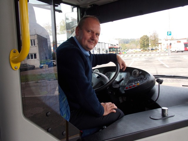 Kierowca MZK Mariusz Walczak już podczas przekazywania nowych autobusów mówił: - Autobusy są dłuższe, trzeba będzie uważać podczas manewrów.