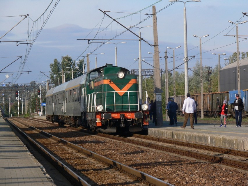 Z Sandomierza w stronę Tarnobrzega pociąg ruszył o godzinie...
