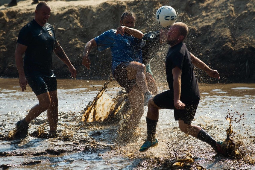 Sportowe zmagania w błocie. Rusza Błotna Liga Mistrzów w Czeremsze [ZDJĘCIA, VIDEO]