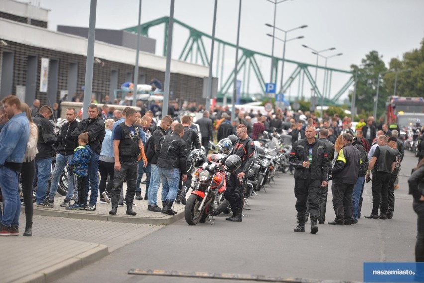 Parada motocykli przejechała ulicami Włocławka na przystań OSiR przy ulicy Piwnej [zdjęcia - część II]