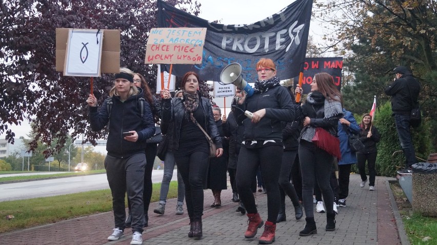 Czarny protest w Jastrzębiu: tłumy przeszły przez miasto