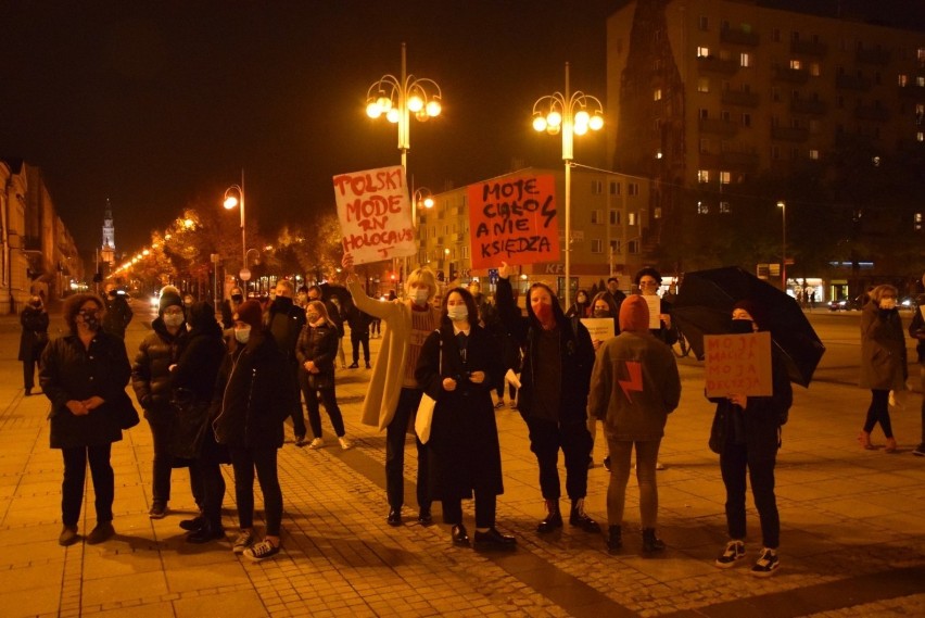 Częstochowa. Przeszli Alejami w kolejnym proteście przeciwko...