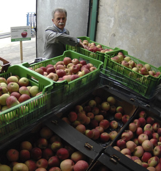 Nasi pracownicy mogą częstować się jabłkami. Codziennie wystawiamy prawie 600 kg - mówi Janusz Włodarczyk z Fakro