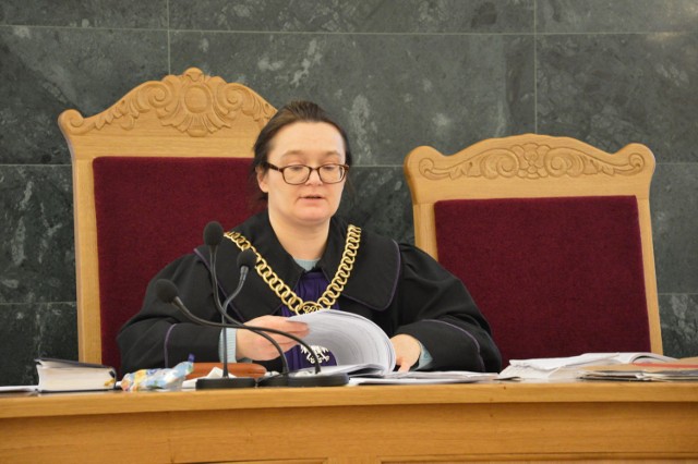 Emeryt z Piotrkowa przed sądem oskarżony o znęcanie się nad zwierzętami
