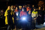 Nocny marsz do Zielonego Lasu w Żarach. Wielka frajda dla dzieci i dorosłych