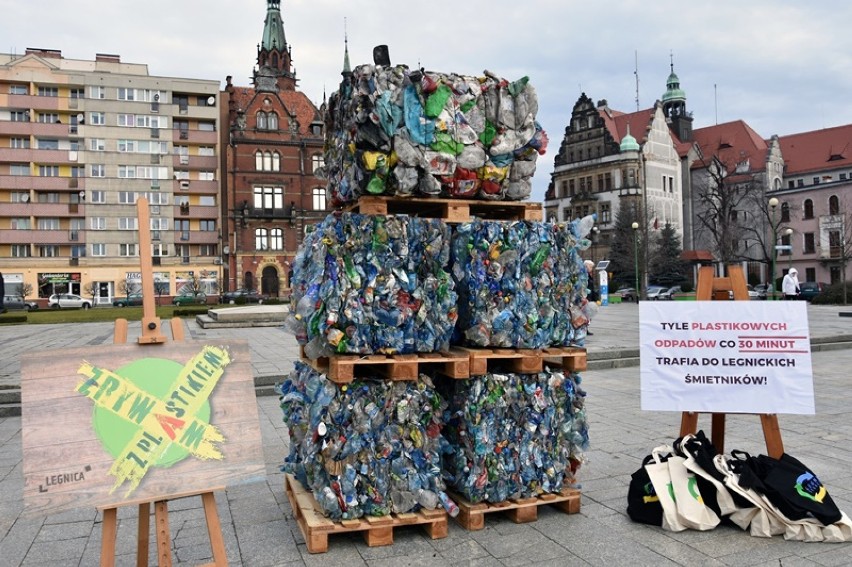 Legnica idzie na wojnę z plastikiem. Stawką - ekologia i pieniądze