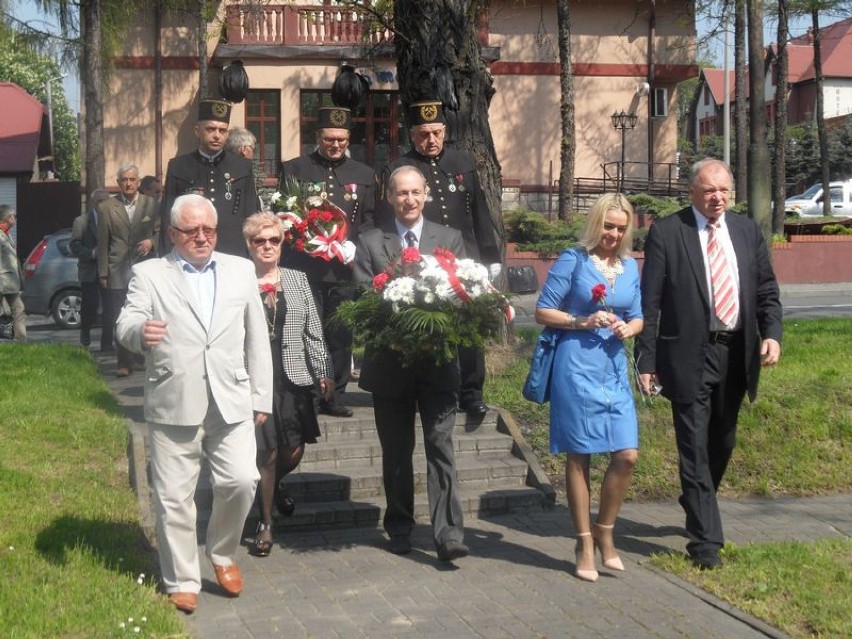 Święto Pracy w Jaworznie. SLD, WdJ i górnicy złożyli kwiaty w Byczynie i centrum