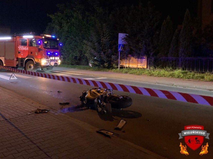 Wypadek na ulicy Młodzieżowej w Wieluniu. 19-letni motocyklista trafił do szpitala po zderzeniu z autem FOTO