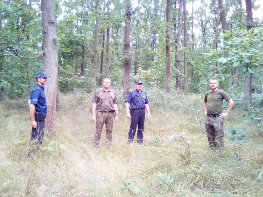Policjanci z Osięcin wspólnie z leśnikami patrolowali lasy