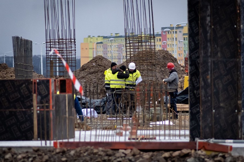 Wałbrzych: Intensywne prace na budowie nowego bloku mieszkalnego na Podzamczu (ZDJĘCIA)