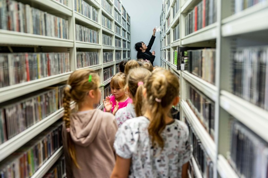 Dzień otwarty w Polskim Radiu Białystok. Słuchacze odwiedzili siedzibę stacji (zdjęcia) 