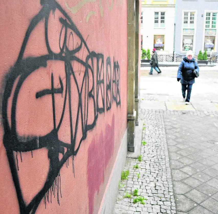 Gdańsk. Graficiarze niszczą elewacje budynków. Jest ich coraz więcej