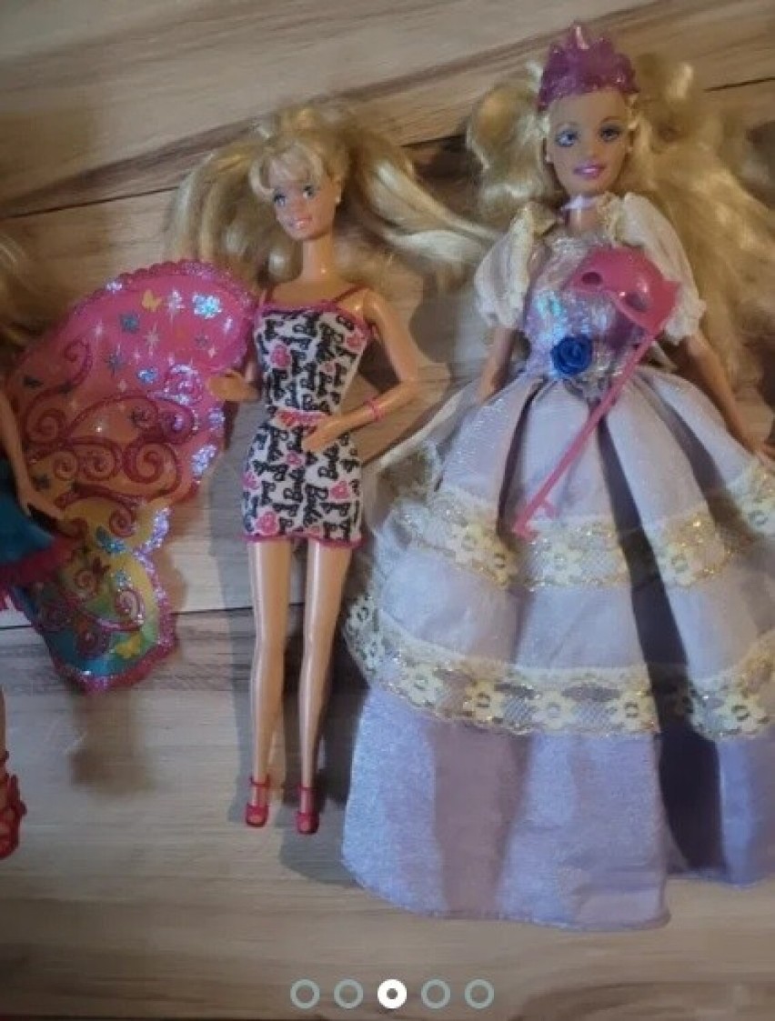 Zestaw lalek Barbie, którymi bawiła się niemal każda...