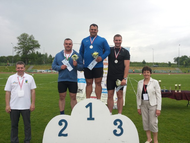 Rafał Kownatke na podium w Postominie