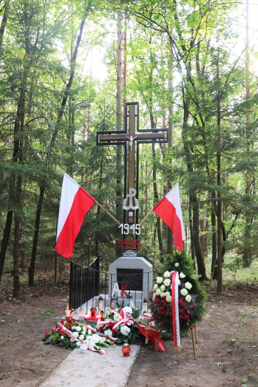 76 lat temu partyzanci starli się pod Kraśnianami z komunistami. Historia o tym wydarzeniu nie ginie  