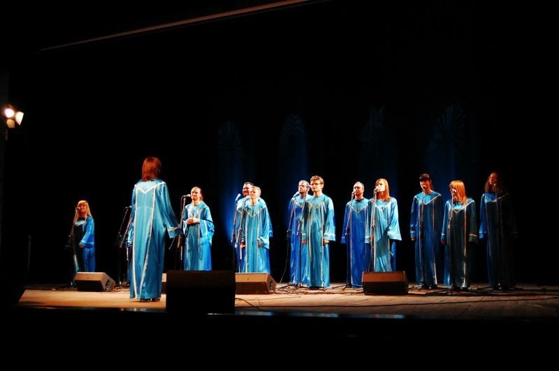 Chór Harfa i męska grupa wokalna Xcor z Wenezueli wystapili na koncercie w kwidzyńskim teatrze