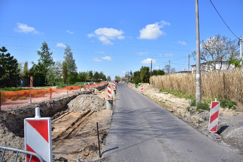 Chodnik dla mieszkańców ul. Aliantów w Żninie będzie, ale dopiero jak skończą przebudowę DW251 