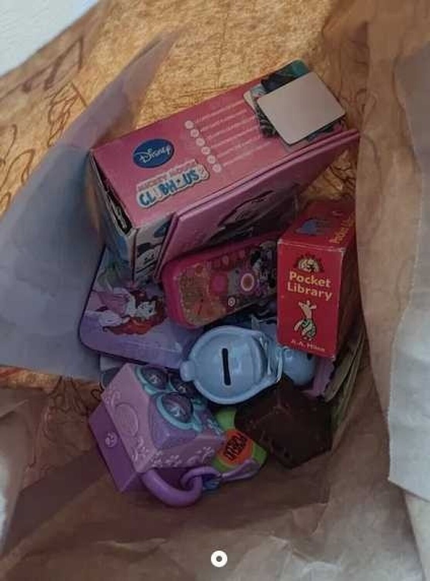 Połowa torby z Kauflanda zabawek dla dziewczynki 3-5lat....