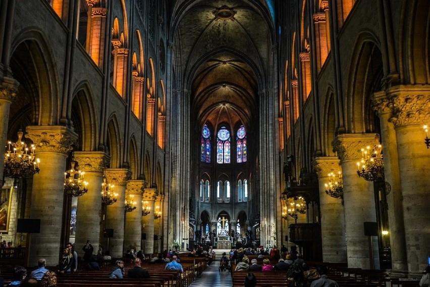 Katedra Notre Dame posiada 10 dzwonów. Każdy z nich ma swoje...