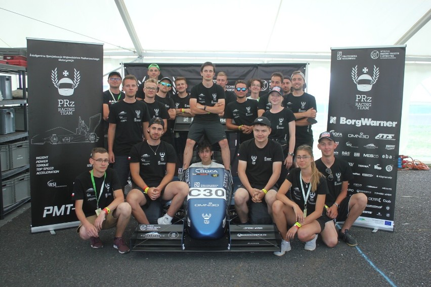 Wysokie miejsce studentów Politechniki Rzeszowskiej w zawodach Formula Student Czech Republic