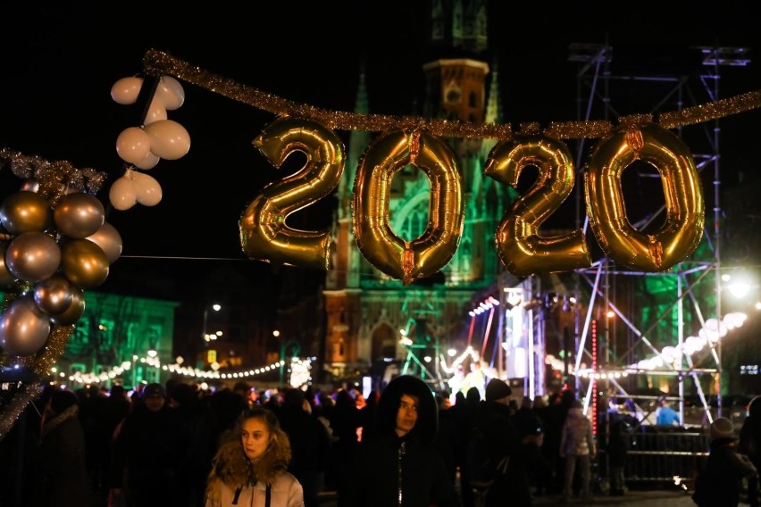 Tak bawili się krakowianie na Rynku Podgórskim żegnając 2019...