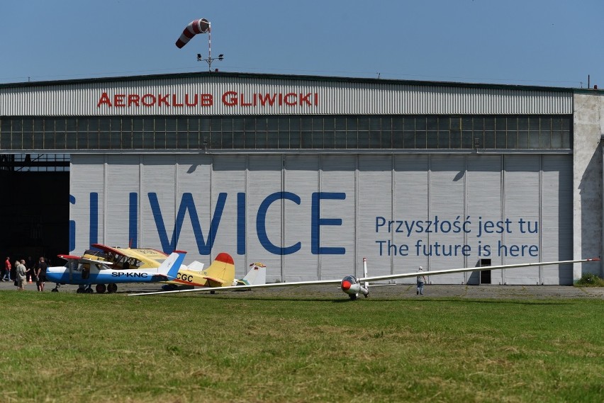 W Gliwicach wylądował pierwszy seryjnie produkowany samolot elektryczny [ZDJĘCIA]
