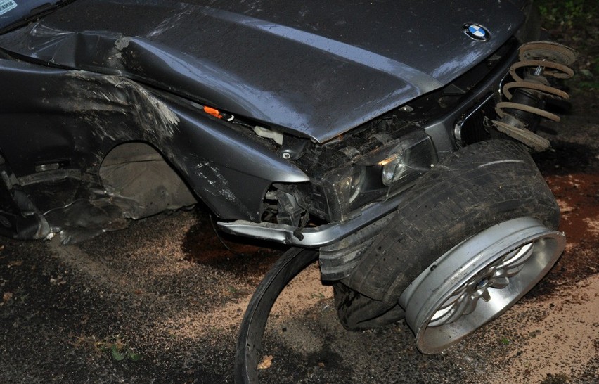 Wypadek dwóch BMW. Dwie kobiety ranne