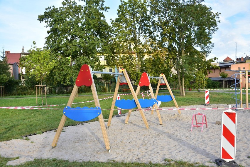 W parku między ul. Kościuszki i Sienkiewicza montowany jest...