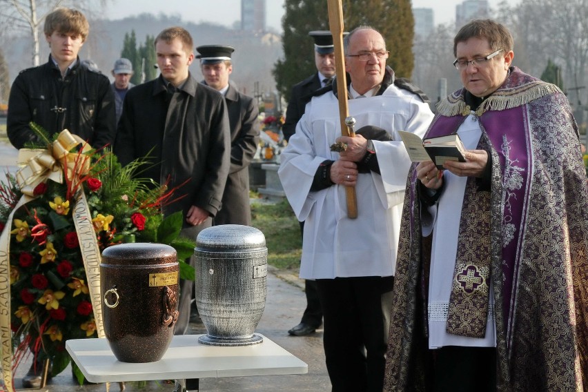 Kraków: pogrzeb kobiet, które przekazały swe ciała do badań [ZDJĘCIA]