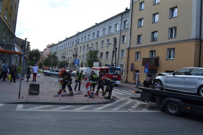 Częstochowa: groźny wypadek na skrzyżowaniu Nowowiejskiego z Focha. Cztery osoby w szpitalu