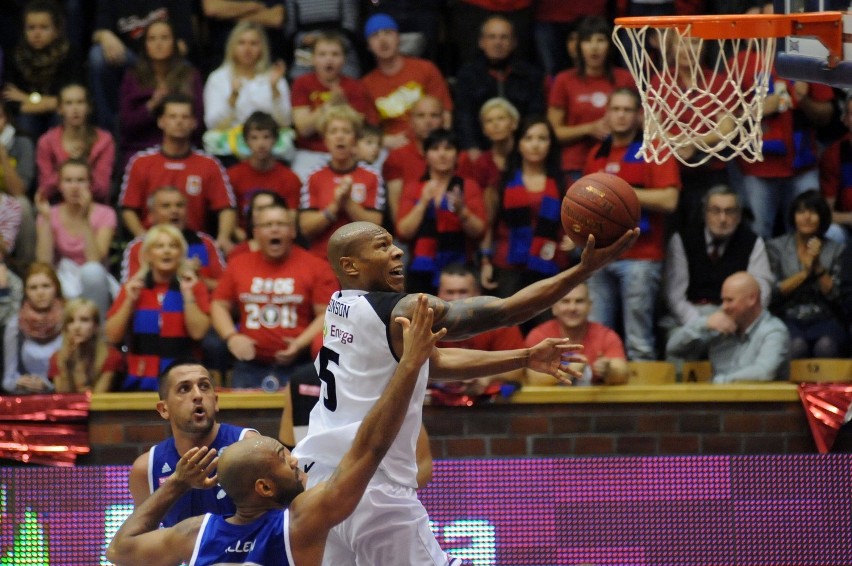 Słupsk: W hali Gryfia koszykarze Energi Czarnych Słupsk przegrali z Anwilem Włocławek 72:81