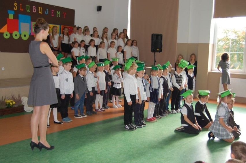 Ślubowanie pierwszaków w Szkole Podstawowej im. Jana Pawła II w Borkowie
