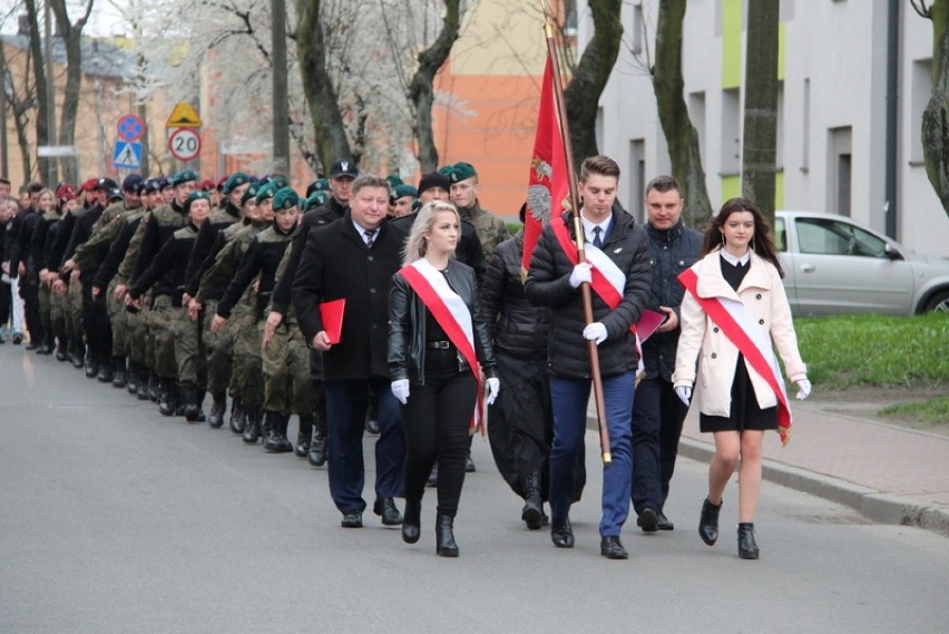 Dąbrowa Górnicza: Ogólnopolski Turniej Klas Mundurowych. Bieg, przeszkody i lodowata woda FOTO 