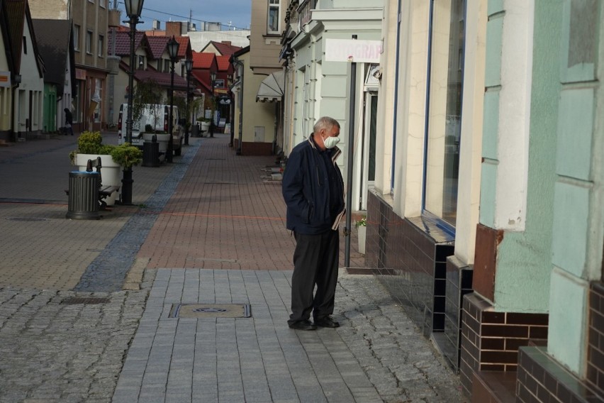 Gostyń. Życie w czerwonej strefie. Nie wszyscy noszą maseczki. Jak żyje się w miejscu z zaostrzonymi obostrzeniami sanitarnymi?[ZDJĘCIA]