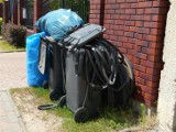 Gmina Zduńska Wola. Nie odebrali śmieci na czas od większości mieszkańców ZDJĘCIA