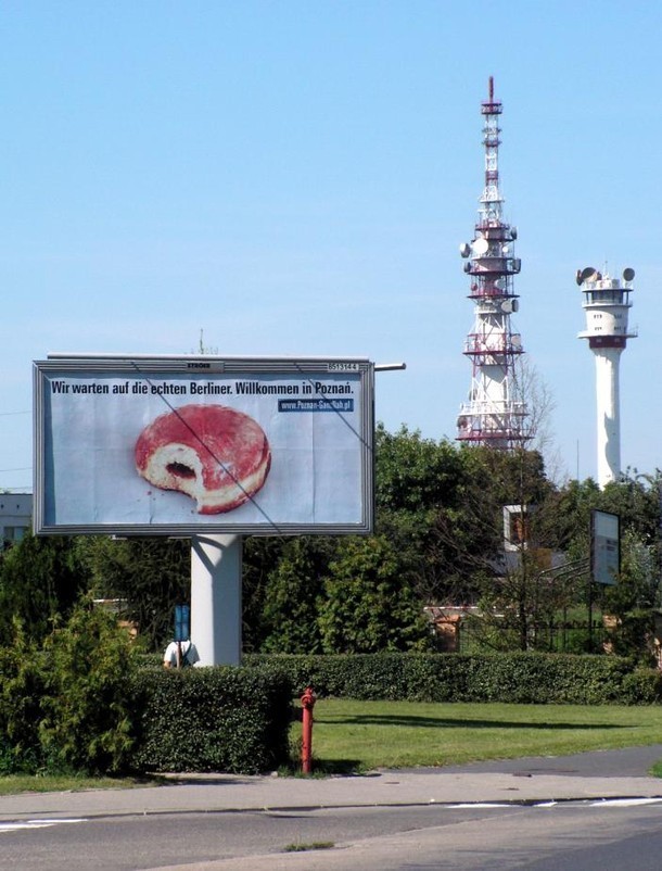 W 2005 roku Poznań promował się w Berlinie bilboardami z pączkiem