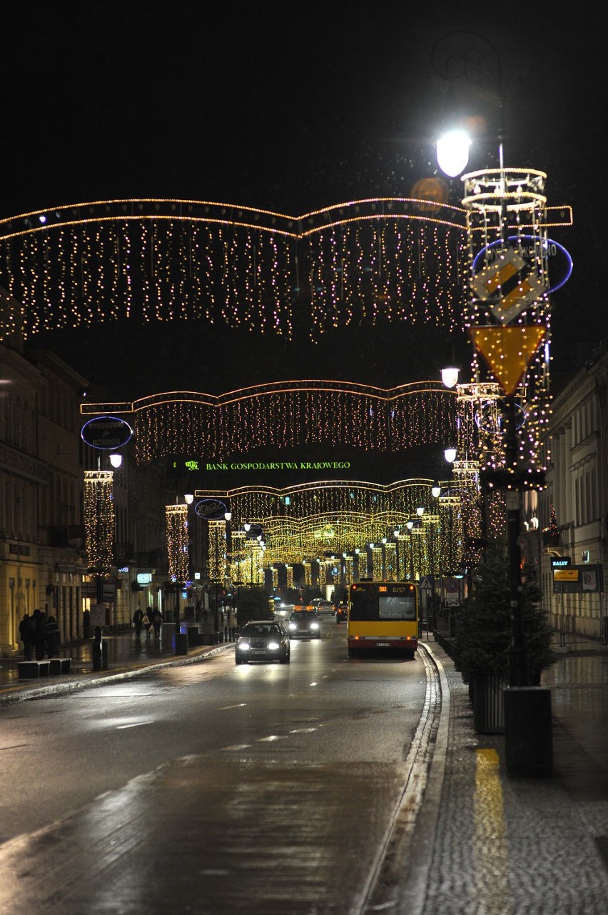Wkrótce stolica przestanie błyszczeć! 2 lutego zgaśnie świąteczna iluminacja Warszawy