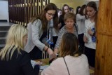 Zobacz jak przebiegało losowanie miejsc przed egzaminem gimnazjalnym w Wągrowcu [FILM]