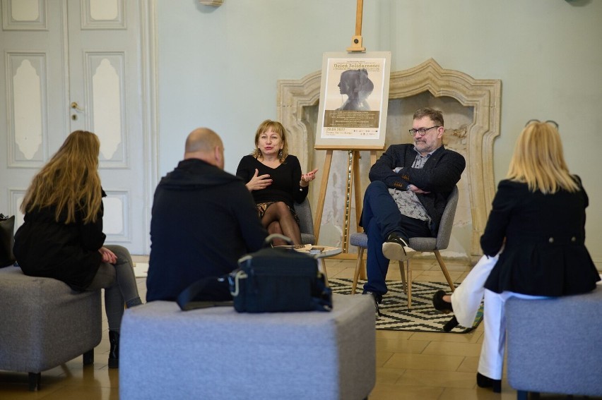 Legnica: Stowarzyszenie Inicjatyw Twórczych i Teatr Modrzejewskiej organizują Dzień Solidarności z Osobami Chorymi na Schizofrenię