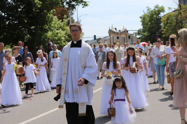 Uroczysta procesja Bożego Ciała ulicami Kielce. Zobacz kolejne zdjęcia >>>