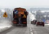 We Wrocławiu gołoledź, w Sudetach zamiecie śnieżne. Na drogach będzie ślisko!