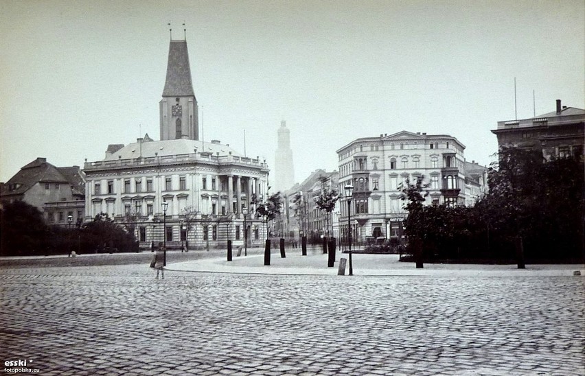 Königsplatz (Plac Królewski) w roku 1880

ZOBACZCIE TEŻ INNE...