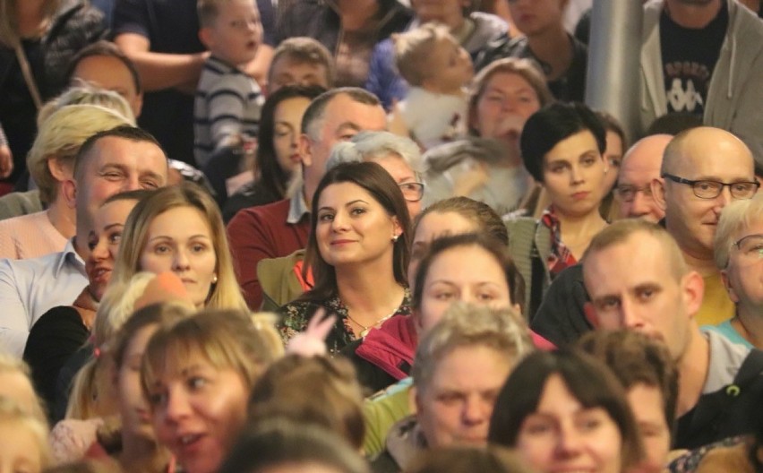 Nowy Staw. Sukces koncertu "Jak oni śpiewają?". Rekordowa kwota i wielkie zainteresowanie mieszkańców