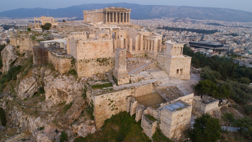 Akropol w maju odwiedziło aż 14 000 osób. Wprowadzenie...