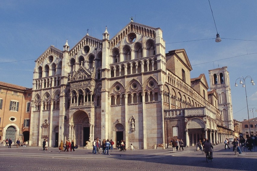 Ferrara to prawdziwe arcydzieło architektoniczne....