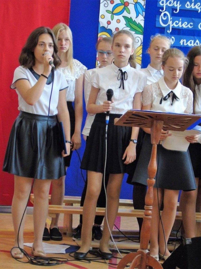 Borzechowo. Szkoła hucznie obchodziła święto patrona [ZDJĘCIA]