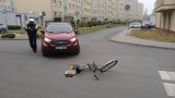 Wypadek w Bielawie. Potrącenie 85-letniego rowerzysty na os. XXV-lecia PRL. Mężczyzna w szpitalu